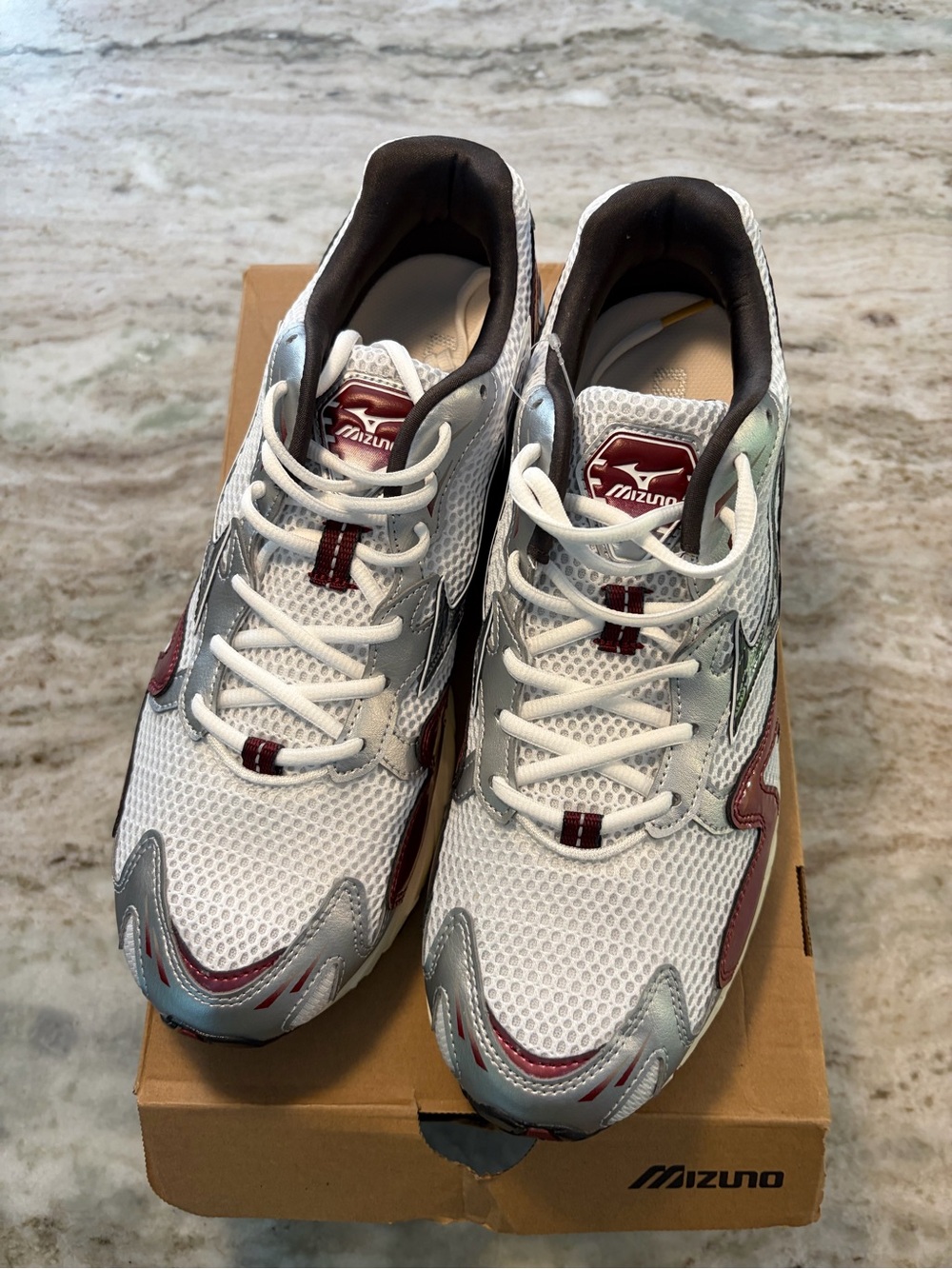 Mizuno Wave Rider 10 Men’s Running Shoes - White & Burgundy - Picture 3 of 5